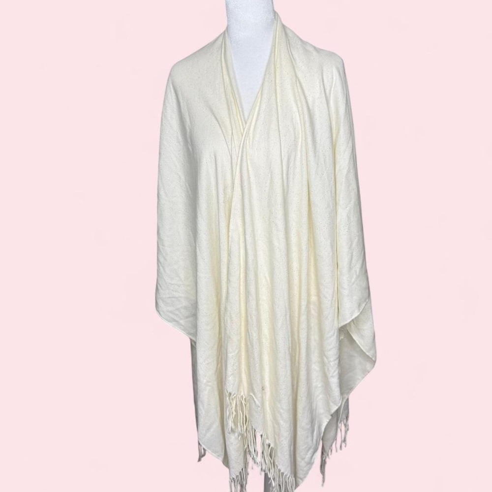 Adrienne Vittadini cream with gold sparkle shawl with fringe Warm Cozy‎ - Picture 2 of 5